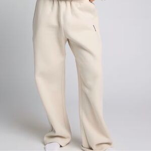 Comfort New heart sweatpants size medium